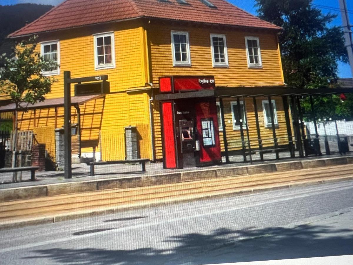 Апартаменты Cosy With Free Parking *